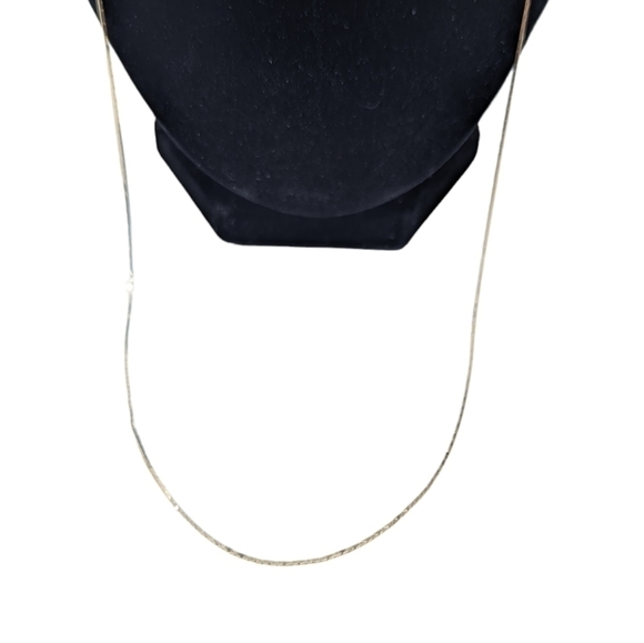 10k Solid Gold Cobra Link Chain Necklace 3.69g - Picture 3 of 16